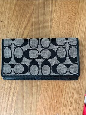 Coach Black/Tan Signature Jacquard Continental Wallet